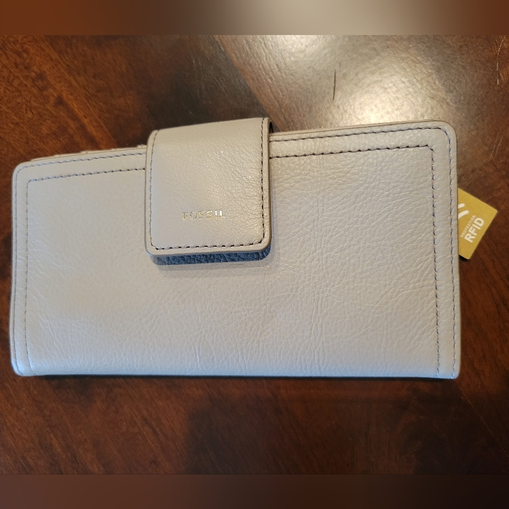 Fossil - Logan RFID Tab Clutch